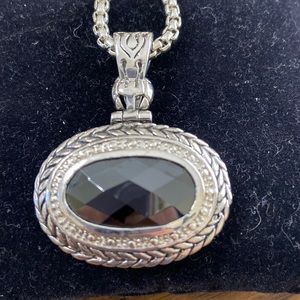 Rhodium with black crystal faceted stone